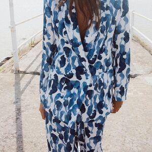 Chic Blue Patterned Blazer and Pants Set